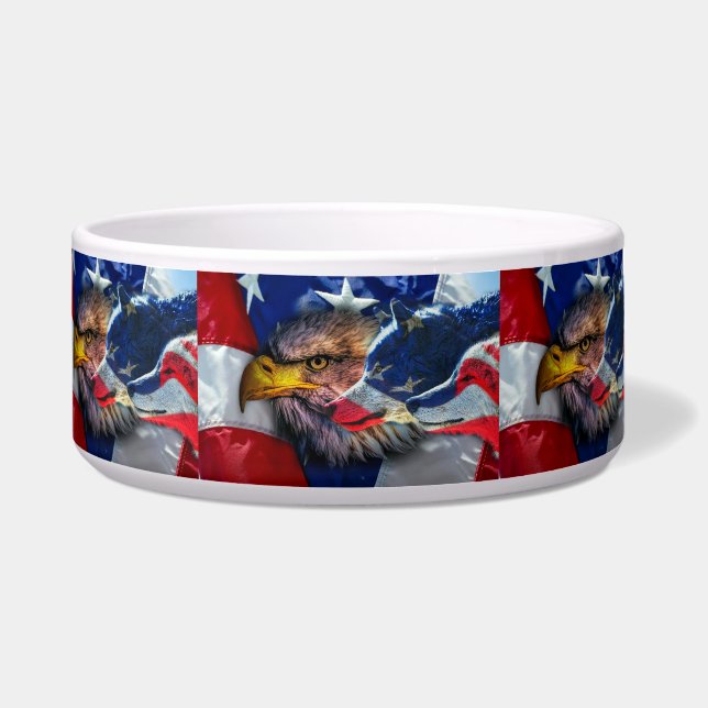 Bald Eagle Wolf American Flag Voerbakje (Voorkant)