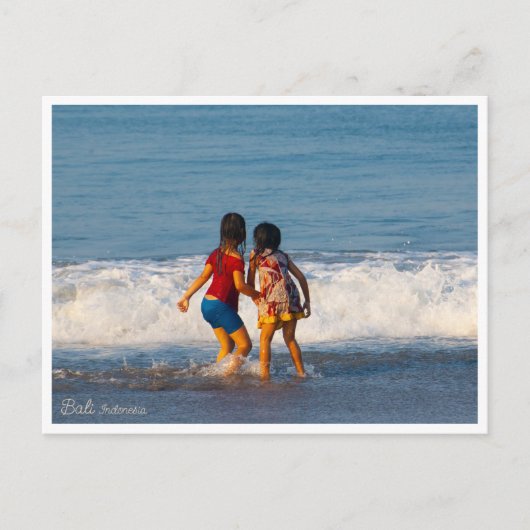 Bali Beach Kids Playing – Postcard Feestdagenkaart (Voorkant)