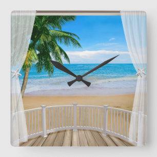 Balkon met uitzicht op strand en oceaan vierkante klok