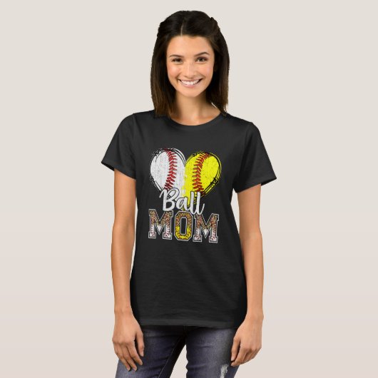 Ball mam Heart Baseball Softball mamma Moeder T-shirt (Voorkant volledig)