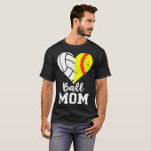 Ball mama Heart Funny Softball Volleyball mama T-shirt (Voorkant volledig)