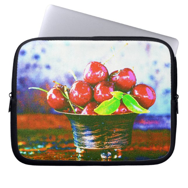 "Ball of Cherries Fruit" kotterfoto. Bestel nu Laptop Sleeve (Voorkant)