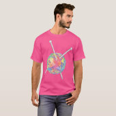 Ball Of Wool With Rainbow Knitting Needles T-shirt (Voorkant volledig)