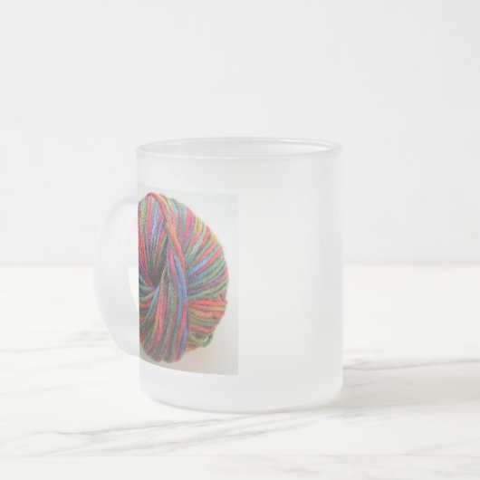 Ball of Yarn Matglas Koffiemok (Voorkant links)