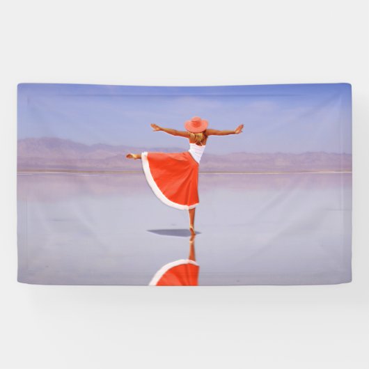 Ballerina Dancing on the Beach Spandoek (Horizontaal)