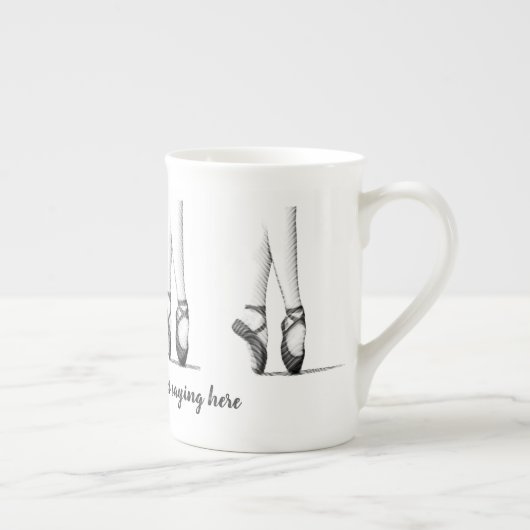 Ballerina Feet in Dance Shoes - Uw slogan op een Porselein Kop (Rechts)