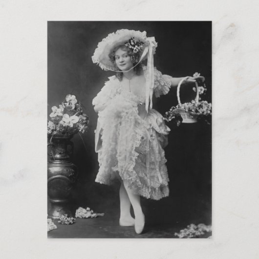 Ballerina, gekleed in lagen van frillen en kant briefkaart (Voorkant)