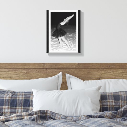 Ballerina in de sneeuw - canvas afdruk (Insitu (Slaapkamer))