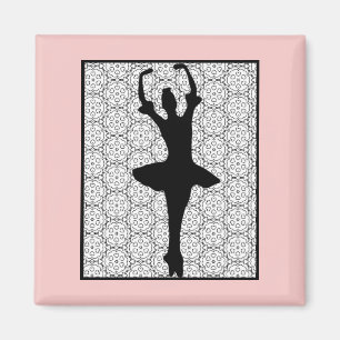 Ballerina Silhouette op een Heart Mandala Pattern Magneet