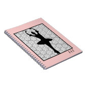 Ballerina Silhouette op een Heart Mandala Pattern Notitieboek (Rechterzijde)