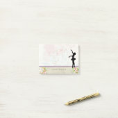 Ballerina Silhouette over het  patroon van Elegant Post-it® Notes (Op bureau)