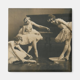 ballerina trio magnet