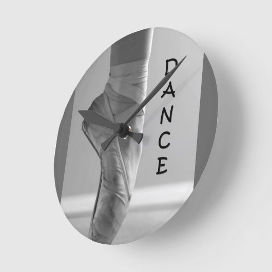 BALLERINA VERLIEZT DANKWALSLOOK RONDE KLOK (Hoek)