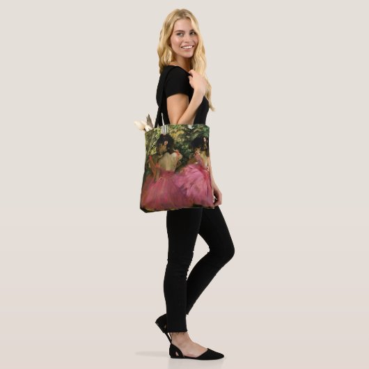Ballerinas in Roze door Edgar Degas Tote Bag (Op model)