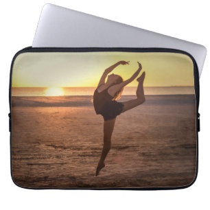 Ballet op de strand laptop sleeve