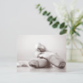 Ballet Pointe Shoes on Dance Floor Sjabloon Briefkaart (Staand voorkant)