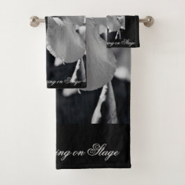 Balletdansen op werkgebied in zwart-wit bad handdoek