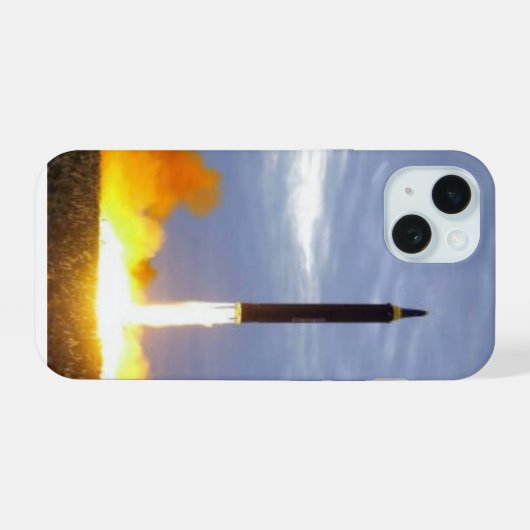 ballistische middellangeafstandsraket iPhone 15 case (Achterkant horizontaal)