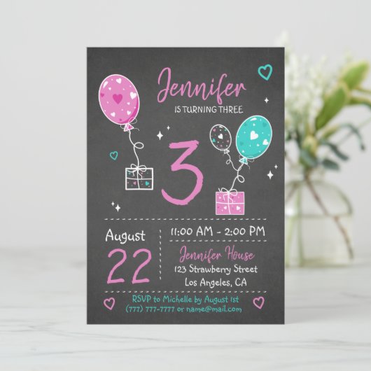 Ballons en cadeaus Birthday Chalkboard Uitnodiging (Staand voorkant)