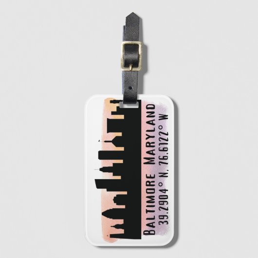 Baltimore Skyline Latitude en Lengtegraad Bagagelabel (Voorkant (verticaal))