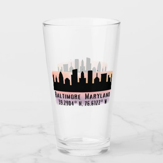 Baltimore Skyline Latitude en Longitude Pint Glas (Voorkant)