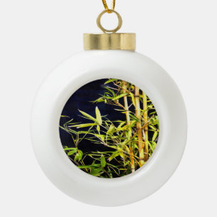 Bamboe vult tropische kunst op zwart keramische bal ornament