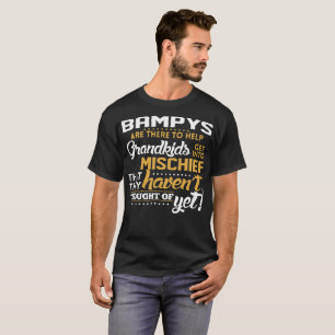 Bampys die hem helpen om hem in te zetten t-shirt