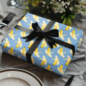 Bananen op blauw fruit patroon cadeaupapier