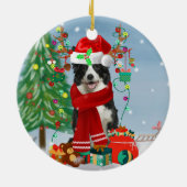 Band Collie dog in Snow met kerstcadeaus Keramisch Ornament (Achterkant)