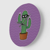 Bandidoninja van de cactus maskeerde stiekeme grote klok (Hoek)