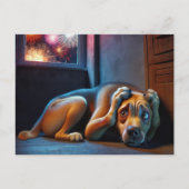 Bang hond kijkt naar vuurwerk briefkaart (Voorkant)