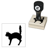 Bang kat silhouet met gebogen rug en staart omhoog rubberstempel (Gestempeld)