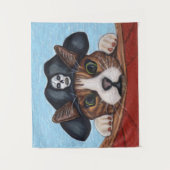 Bang ogende Schattigee kat in zwarte piraat Pet bo Wandkleed (Voorkant)