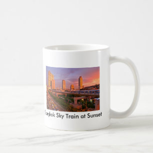 Bangkok Skytrain op de Mok Sunset