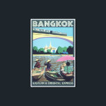 Bangkok, Thailand Vintage Travel Print<br><div class="desc">Dit vintage reis poster (reproductie exemplaar) promoten van het toerisme naar Bangkok, Thailand door Eastern & Oriental Express met een van de bekende toeristische plekken " de drijvende markt "op de rivier, ver weg tempel en MRT op de top. Digitaal gerestaureerd naar goeddunken van de kunstenaar. Perfect voor uw interieur....</div>