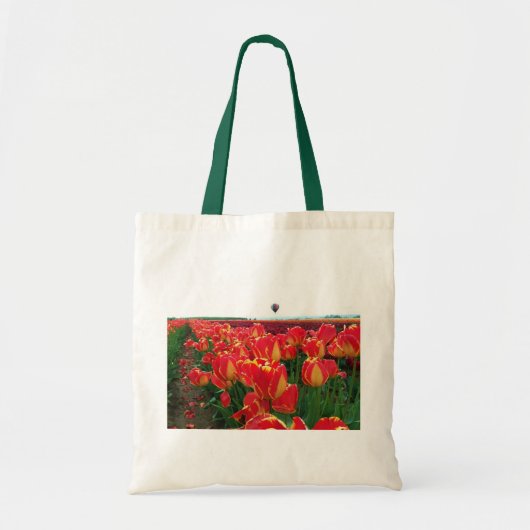 Banja Luka Tulips in een gebied met een luchtballo Tote Bag (Voorkant)