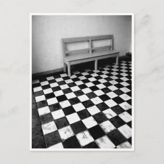 bank op tegels zwart/wit briefkaart