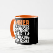 Bankier Ik Probeer Dingen Grappig Te Maken Grappig Mok (Voorkant links)
