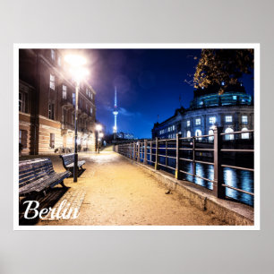 Bankjes bij Spree in Berlijn, Duitsland Poster