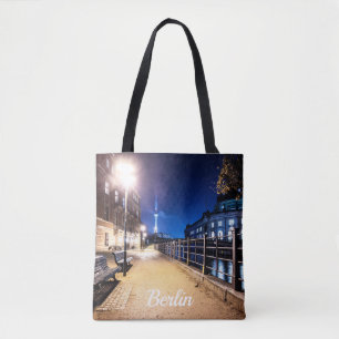 Bankjes bij Spree in Berlijn, Duitsland Tote Bag