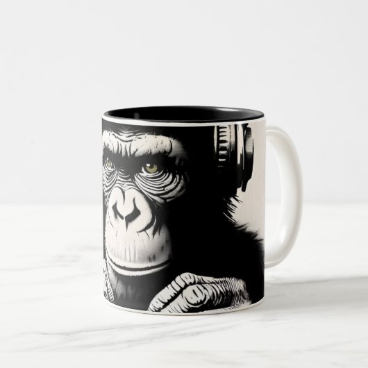 Banksy DJ Monkey Gorilla Chimp Art Print Tweekleurige Koffiemok (Voorkant rechts)