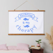 Banner ribbon quote Vissen is mijn therapie Hangend Wandkleed (Slaapkamer)