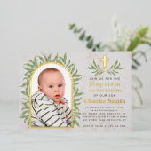 Baptism First Birthday Foto Greenery Gold Arch Folie Uitnodiging (Staand Voorkant)