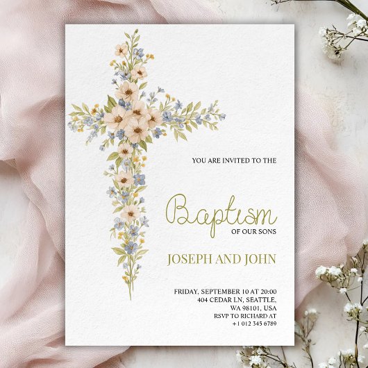 Baptism invitation card featuring a floral cross kaart