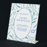 Bar Bat Mitzvah Joodse bruiloft Botanicals Custom Reclamebord Met Voetstuk<br><div class="desc">Perfect aangepast teken voor een bat mitswa, bar mitswa of andere Joodse viering! Handgemaakte waterverf kunst voor jou! VOLLEDIG ! Klik hierboven op "Personaliseren" om de tekst te bewerken. Klik op "bewerken met behulp van het ontwerpgereedschap" om de lettertypen, kleuren en plaatsingen aan te passen en om het ontwerp van...</div>