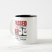 Bar Exam Funny Joke I ging de bar over Tweekleurige Koffiemok (Voorkant links)