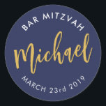 BAR MITZVAH bevoordeelt moderne goudkalligrafie Ronde Sticker<br><div class="desc">door een kat massard Sticker-zegel voor de Bar van uw kind / Bat Mitzvah - gebruik als envelopzegels of gunt om de receptie op te kleden.</div>