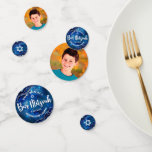 Bar Mitzvah Blue Agate Galaxy Waterverf Script Confetti<br><div class="desc">Voeg wat extra stijl aan uw favoriete feest van de Bar Mitzvah met deze klantgerichte lijstconfetti toe! Witte scripttypografie en ster van David bedekken een diepe blauwe achtergrond van de waterverf van het sterrenstelsel met blauw marineslak die aan één kant is geaccentueerd met faux zilveren aderen. De foto van uw...</div>
