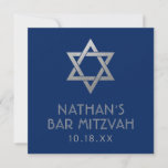 Bar Mitzvah Blue Silver Star van David Mini Sign<br><div class="desc">Klein vierkant teken voor een elegant modern blauw en zilver klassiek bar mitzvah met aangepaste naam,  datum en ster van David design. De vleermuis mitzvah zingen is stijlvol en klastig voor een klein welkomstteken,  cadeautafeldecor,  cadeaudoolabel of andere bar- en bat mitzvah-party decor-projecten.</div>