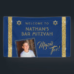 Bar Mitzvah Blue Welcome Mazel Tov Banner<br><div class="desc">Bar Mitzvah Welkom en Mazel Tov Gefeliciteerd Banner met persoonlijke foto op een jaloerse blauwe achtergrond met zilveren dunne glitterstripe-randen. Voeg douaneformaliteiten, doopvonten, of meer foto's toe en verwijder de gouden glittler grens door "te klikken verder aanpassen." Voor het aanpassen en het coördineren van punten, contacteer de Ontwerper van Zazzle...</div>